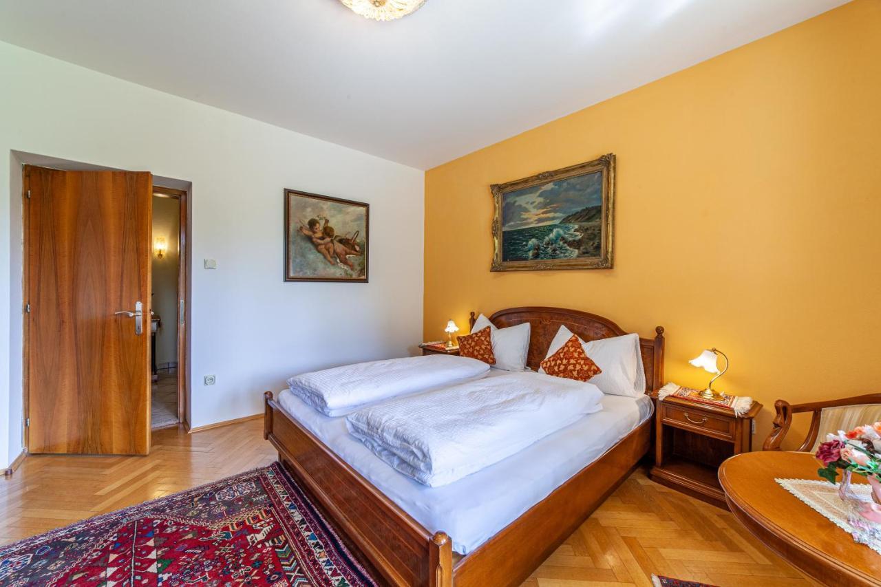 Villa Coris Ferienwohnung Magnolia เมราโน ภายนอก รูปภาพ